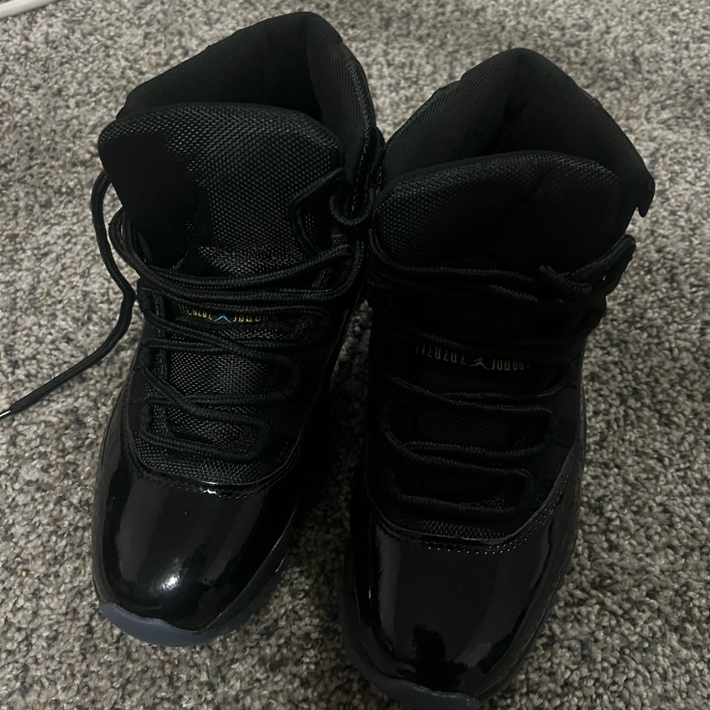 Jordan 11 gamma size 9 Black High-Top Athletic Sneakers